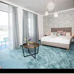 Strandhaus Am Wörthersee Hotel *