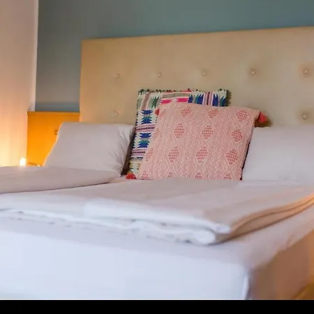 Strandhaus Am Woerthersee ホテル *