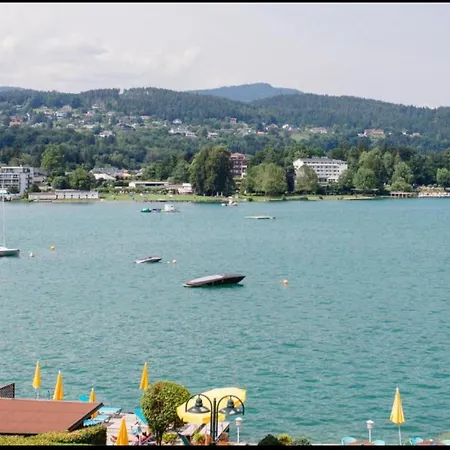 Strandhaus Am Woerthersee ホテル フェルデン・アム・ヴェルターゼー