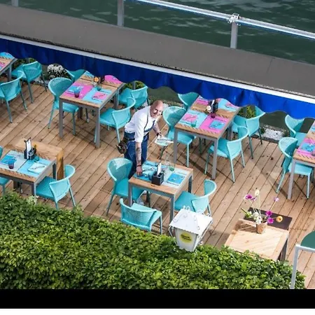 ホテル Strandhaus Am Woerthersee フェルデン・アム・ヴェルターゼー