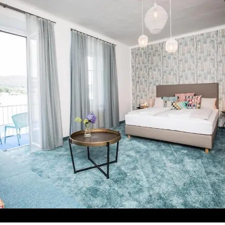 Strandhaus Am Woerthersee Hotel *