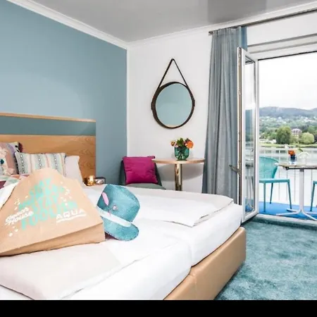 Strandhaus Am Woerthersee フェルデン・アム・ヴェルターゼー