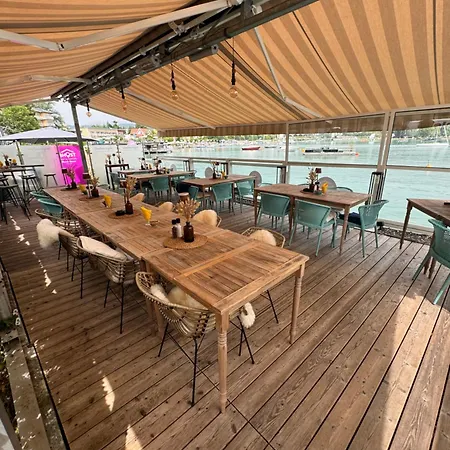 ホテル Strandhaus Am Woerthersee フェルデン・アム・ヴェルターゼー