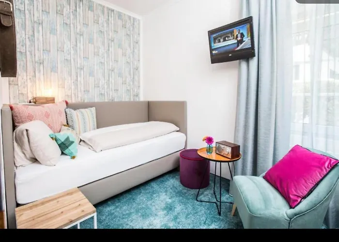 Strandhaus Am Woerthersee Hotel *