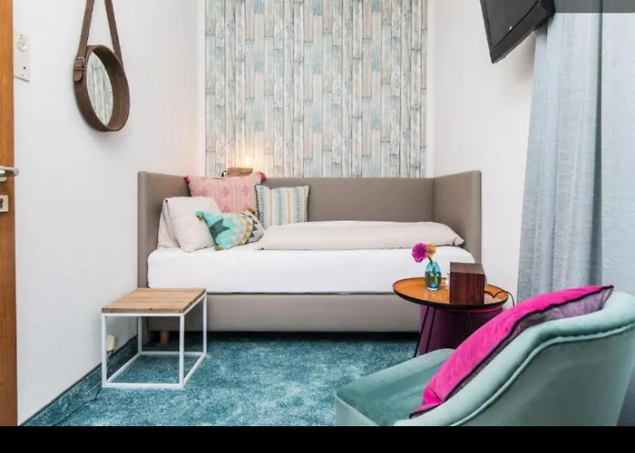 Strandhaus Am Woerthersee Hotel *